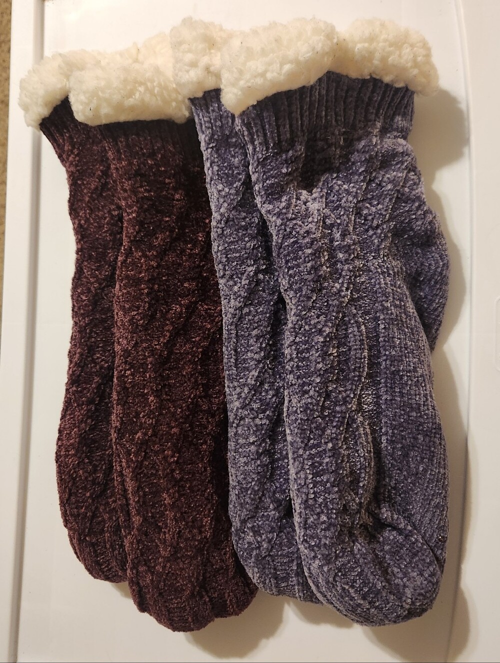 Muk luks Slipper Socks 2 Pairs Excellent Condition Warm